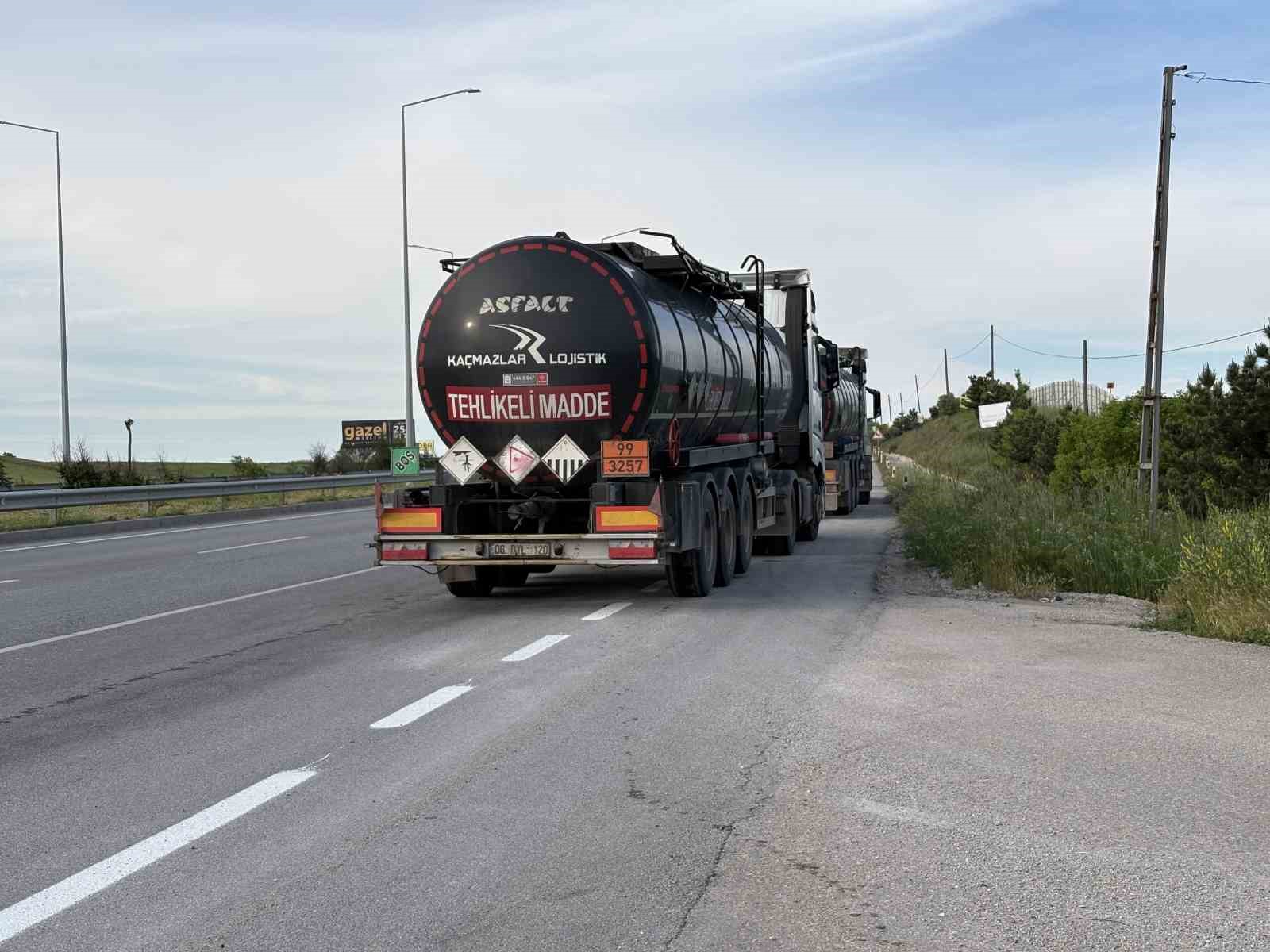 corumda otomobil ile tanker carpisti 4 yarali 2 Ny3XPiD8