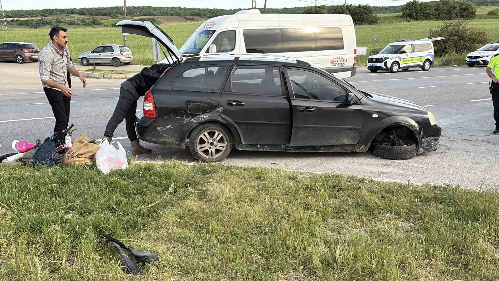 corumda otomobil ile tanker carpisti 4 yarali 3 AgBTc8dv