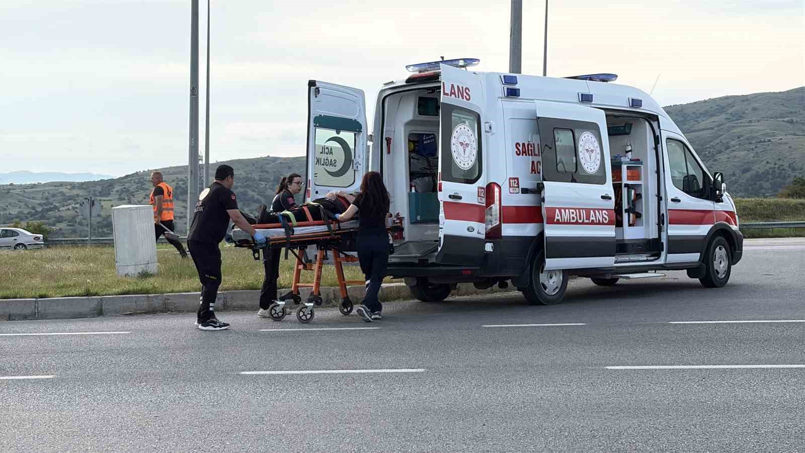 corumda otomobil ile tanker carpisti 4 yarali 5