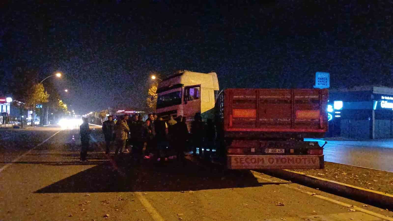 corumda otomobil ile tir carpisti 1 yarali 2 GOROl3Fu