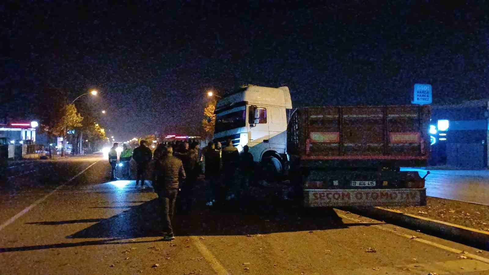 corumda otomobil ile tir carpisti 1 yarali 3 sV6rRk1F
