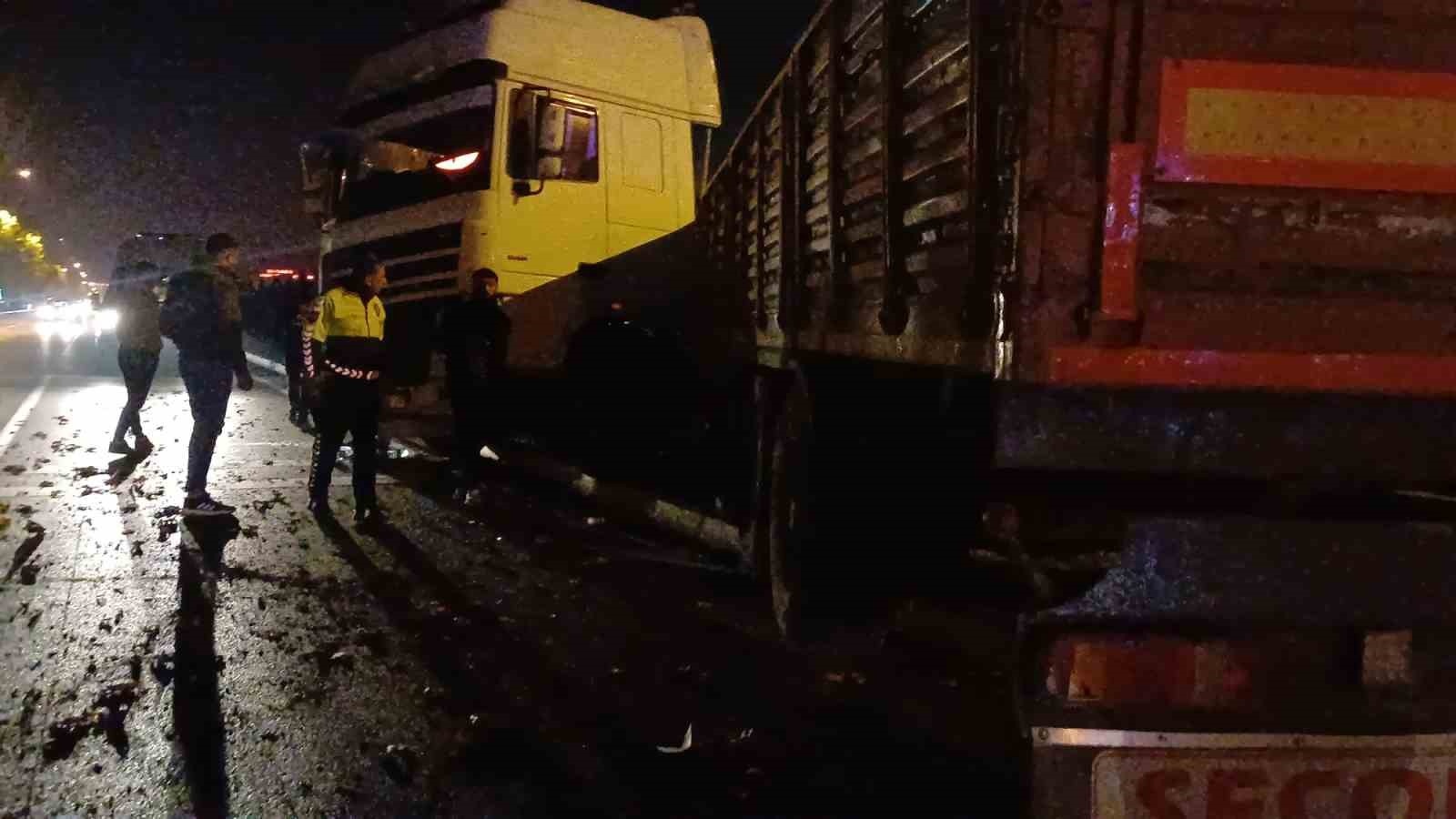 corumda otomobil ile tir carpisti 1 yarali 7