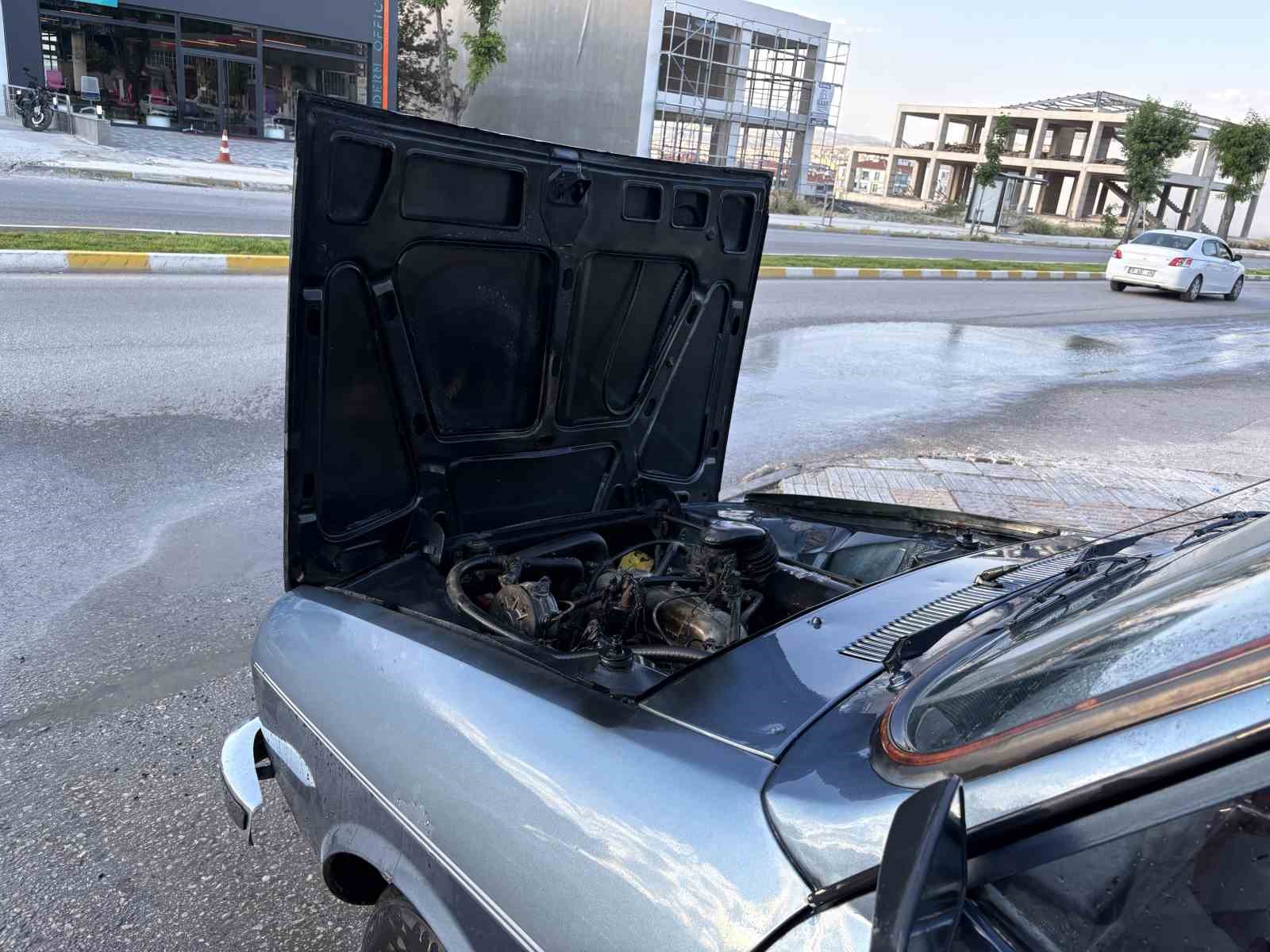 corumda otomobilde cikan yangini vatandaslar sondurdu 1 TiAQHmPu