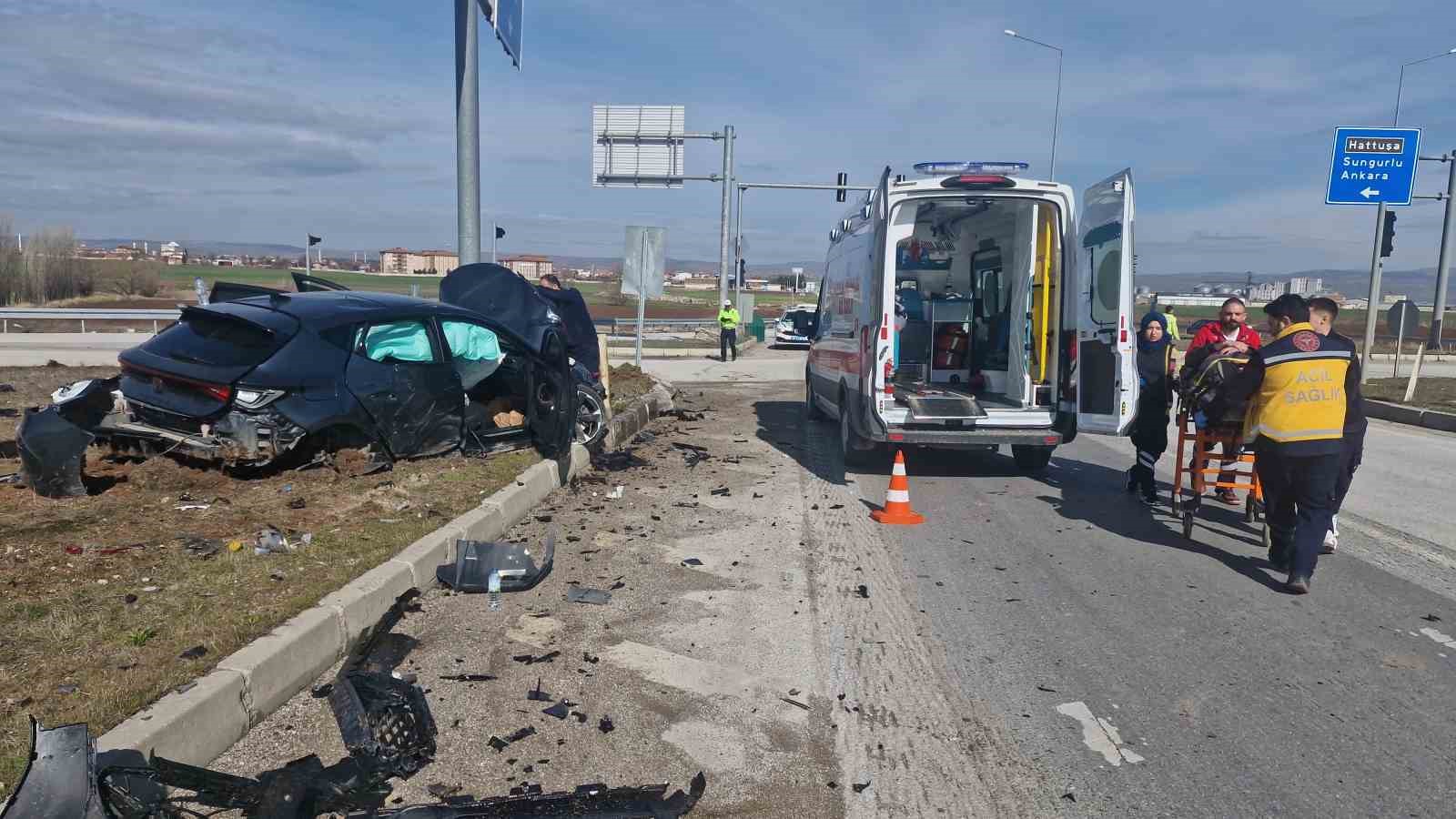Çorum’da otomobille hafif ticari araç çarpıştı: 1’i çocuk 6 yaralı 7 corumda otomobille hafif ticari arac carpisti 1i cocuk 6 yarali 3 28BvR9DM