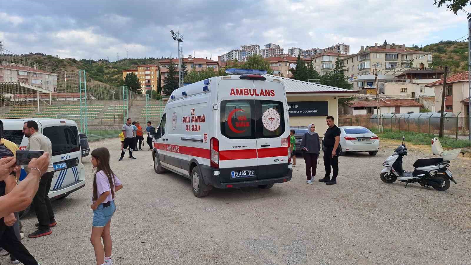 Çorum’da parmağı kopan çocuk için helikopter ambulans havalandı 5 corumda parmagi kopan cocuk icin helikopter ambulans havalandi 1 l4c9tJls