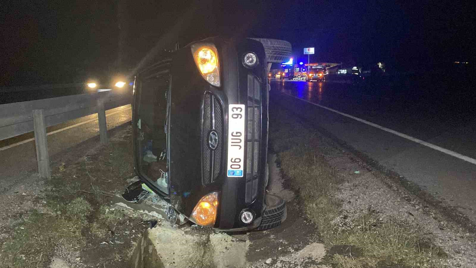 corumda refuje carpan otomobil yan yatti 1i bebek 3 yarali 1