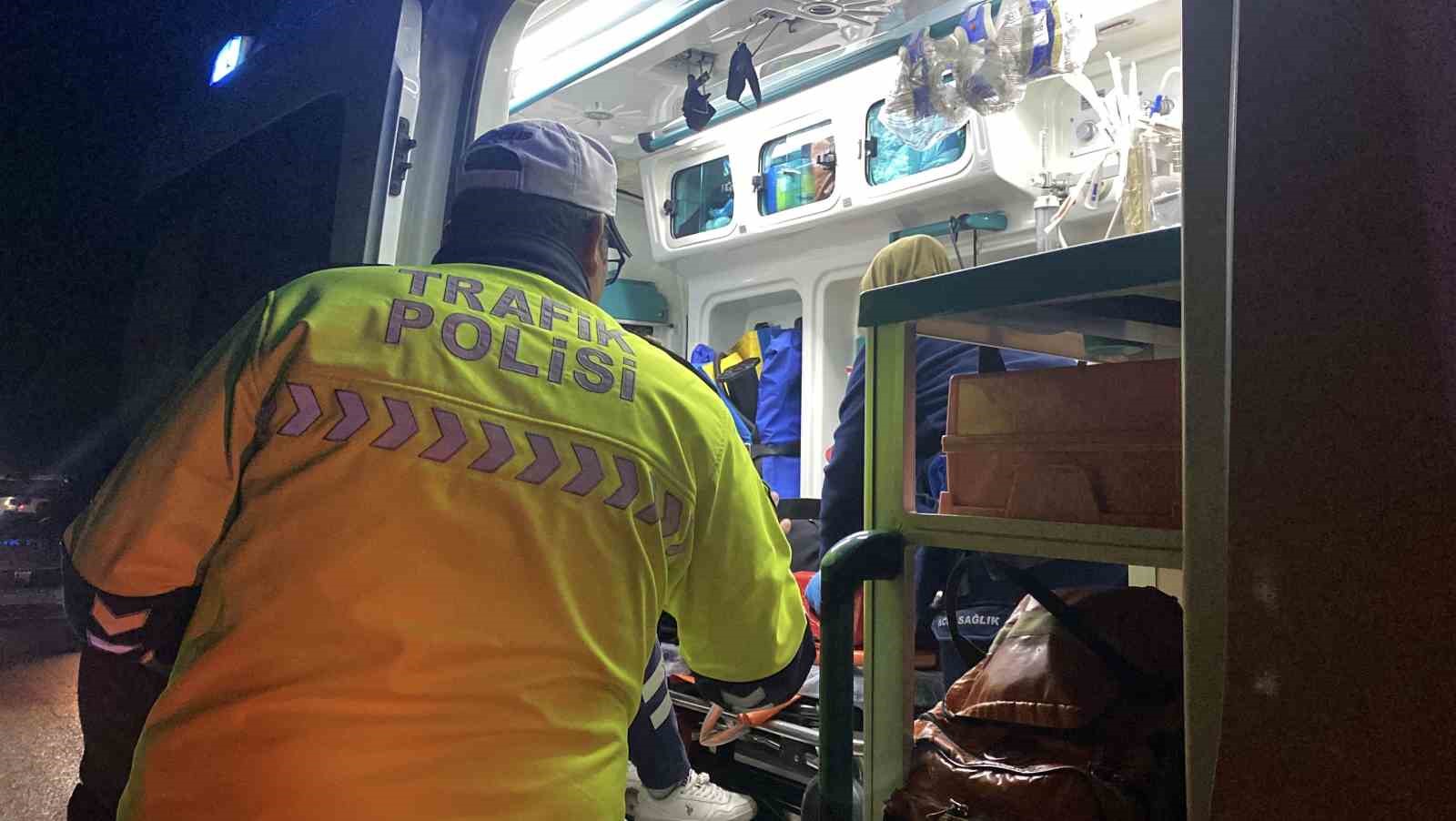 corumda refuje carpan otomobil yan yatti 1i bebek 3 yarali 3 dQnvrByO