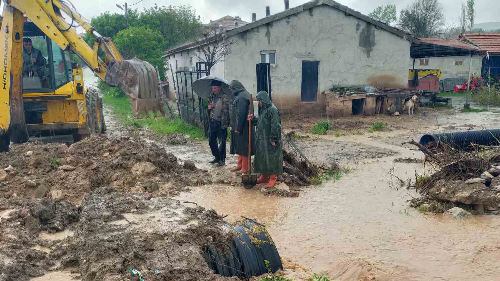 corumda saganak etkili oldu dereler tasti tarim arazileri su altinda kaldi 2 WMfmIJnO