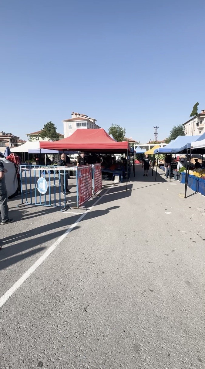 corumda sec al kuralina uymayan pazar esnafinin tezgahi kapatildi 1 Umycffk8