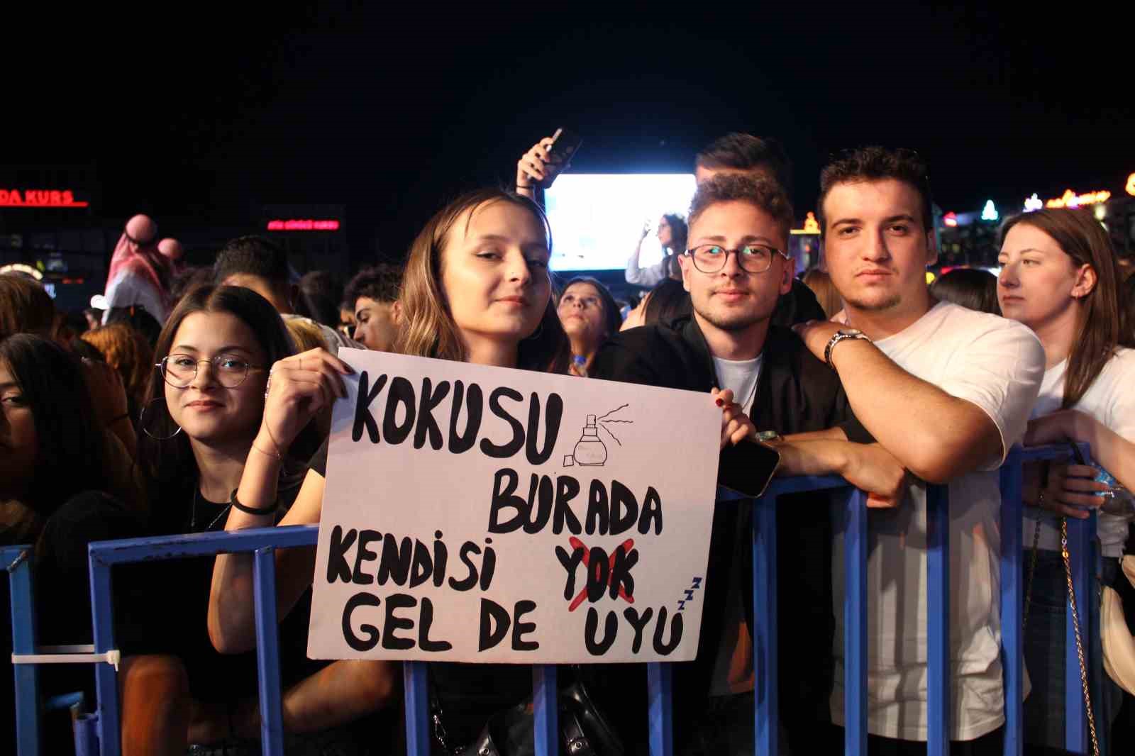 Çorum’da Soner Sarıkabadayı coşkusu 12 corumda soner sarikabadayi coskusu 8 j6aGwbPI