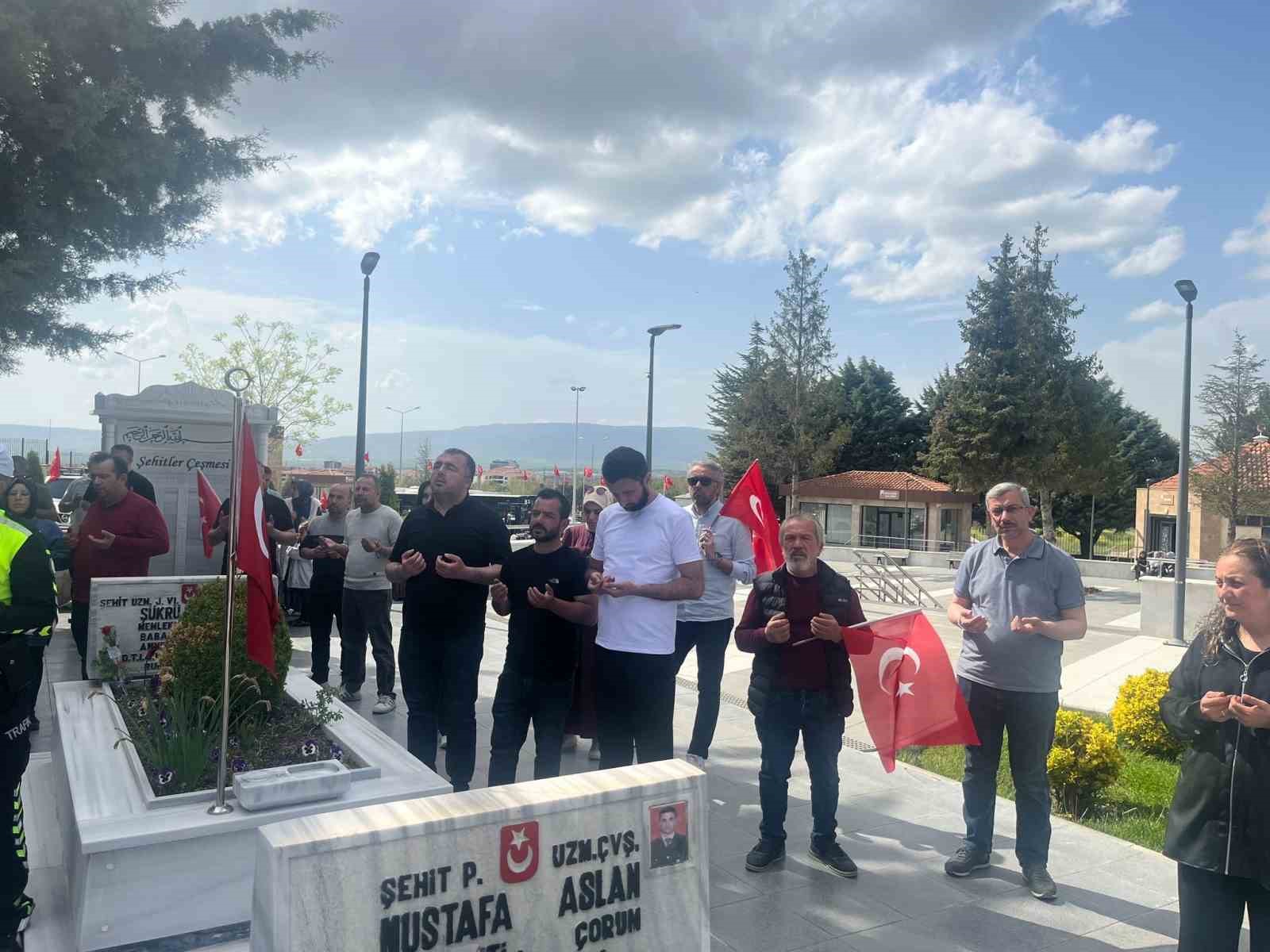 Çorum’da temsili askerlik yapacak engelli bireylere asker kınası yakıldı 6 corumda temsili askerlik yapacak engelli bireylere asker kinasi yakildi 2 zQSvMLV6