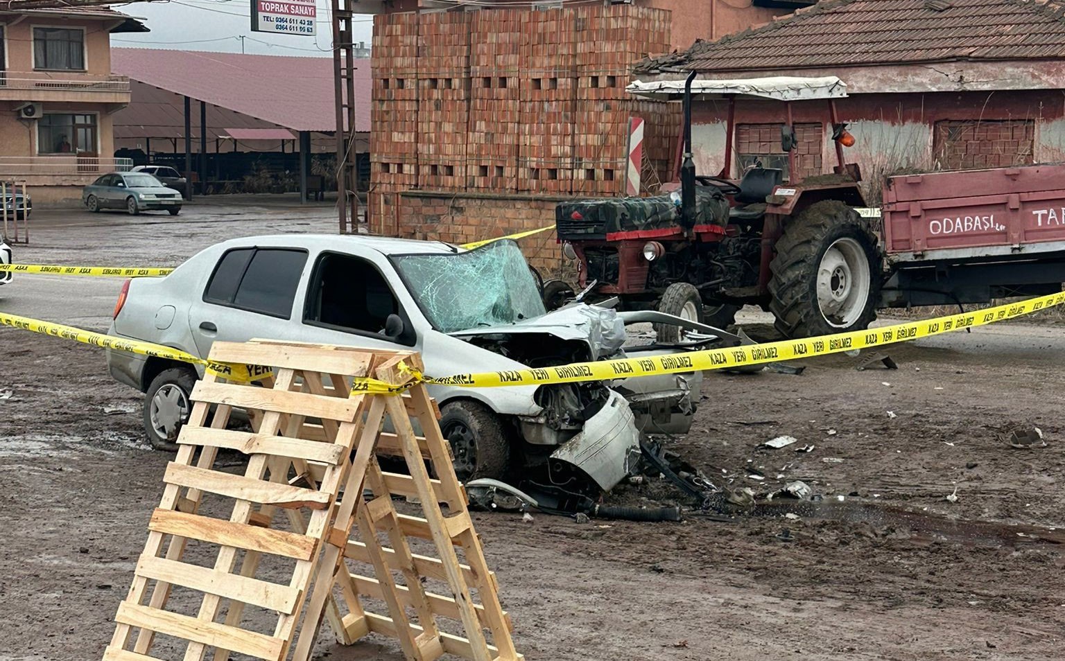 corumda traktor otomobille carpisti 1 olu 2 yarali 2 HdPiFilO