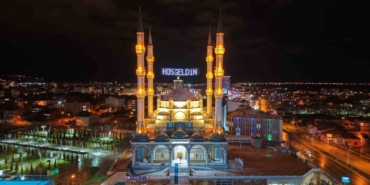 corumda-vatandaslar-ilk-teravih-icin-aksemseddin-camiine-akin-etti-guZ1xSlm.jpg