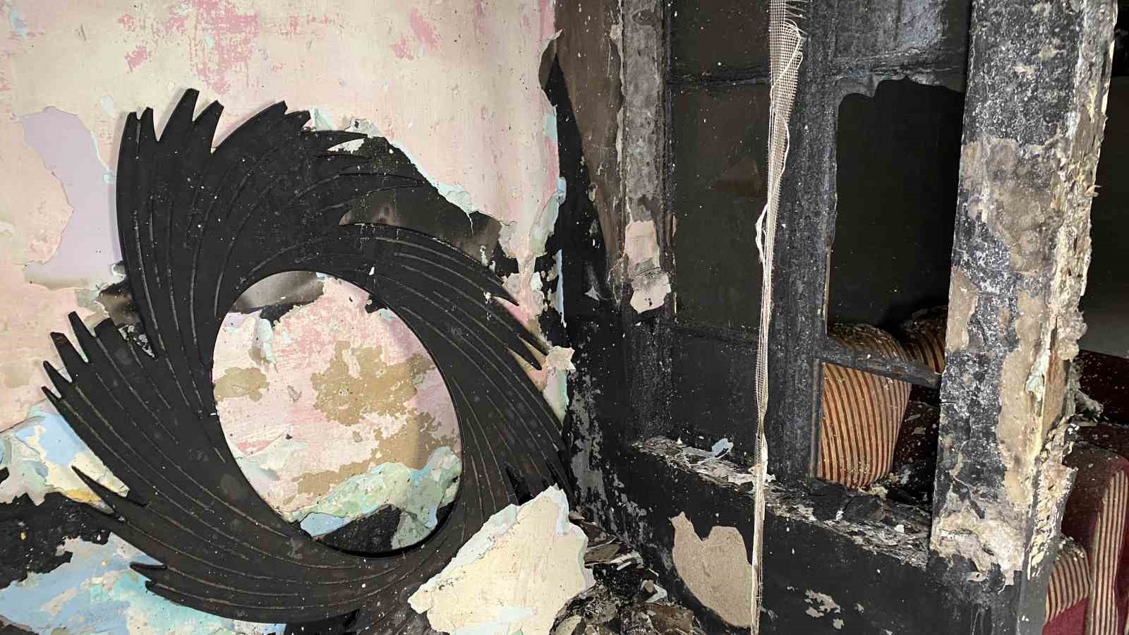 corumda yanan gecekonduda kuran i kerim meali zarar gormedi 6 haaPvibf