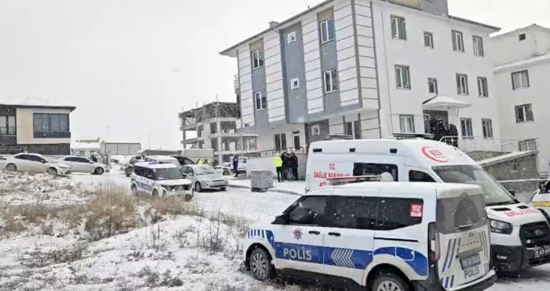 corumda yasli cift evinde silahla vurulmus halde olu bulundu 0 zluEmBOO