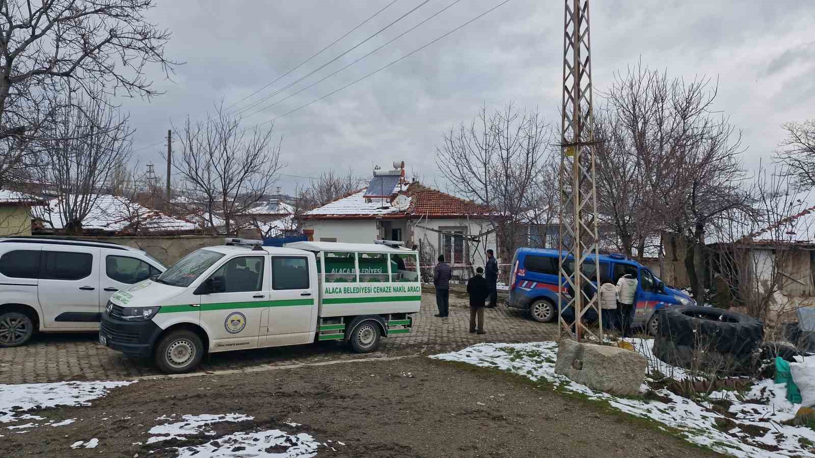 corumda yasli kadin evinde olu bulundu 1 8UediNI7