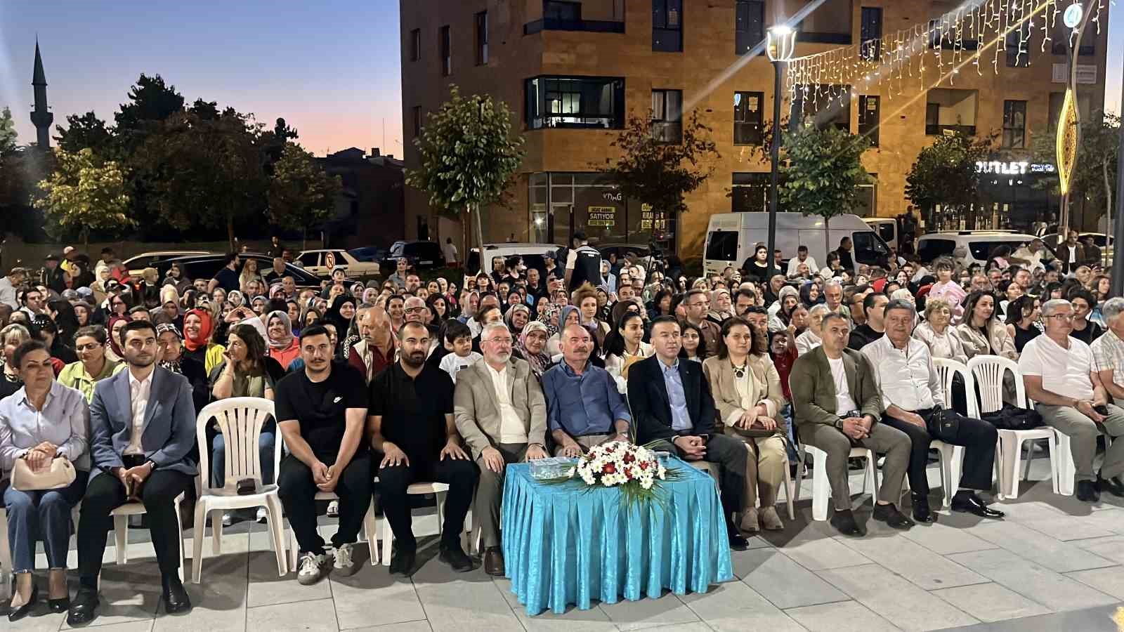 corumda yaza merhaba konseri yogun ilgi gordu 5 WPFIuBhr