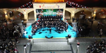 corumda-yaza-merhaba-konseri-yogun-ilgi-gordu-BB17W3mX.jpg