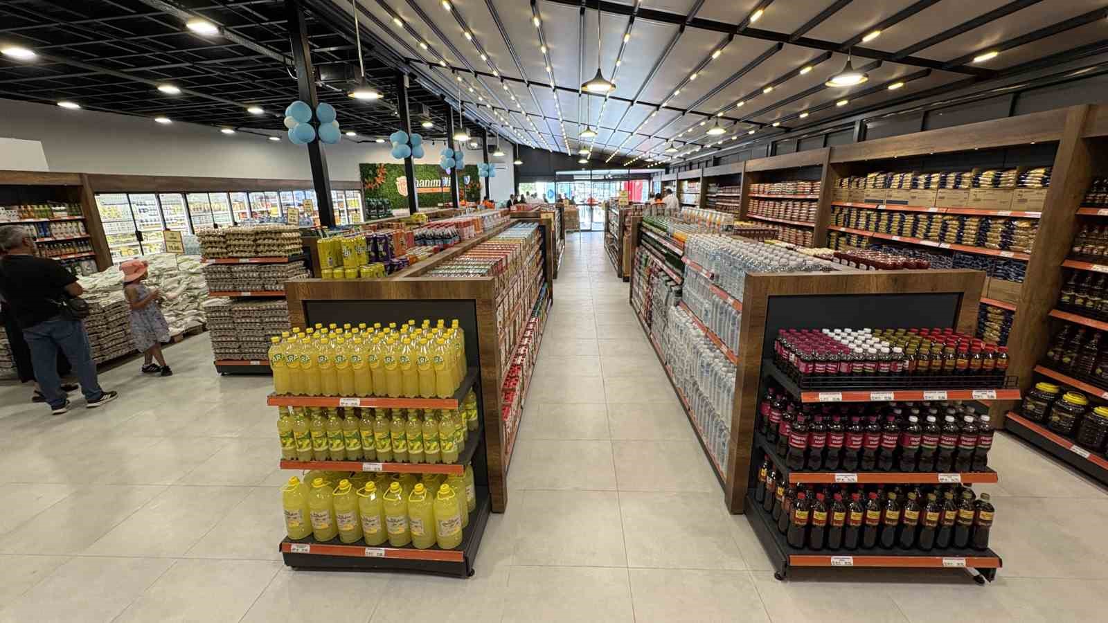 corumda yerel ureticilerin urunlerini vatandaslarla bulusturan market hizmete acildi 8 aATglhwv