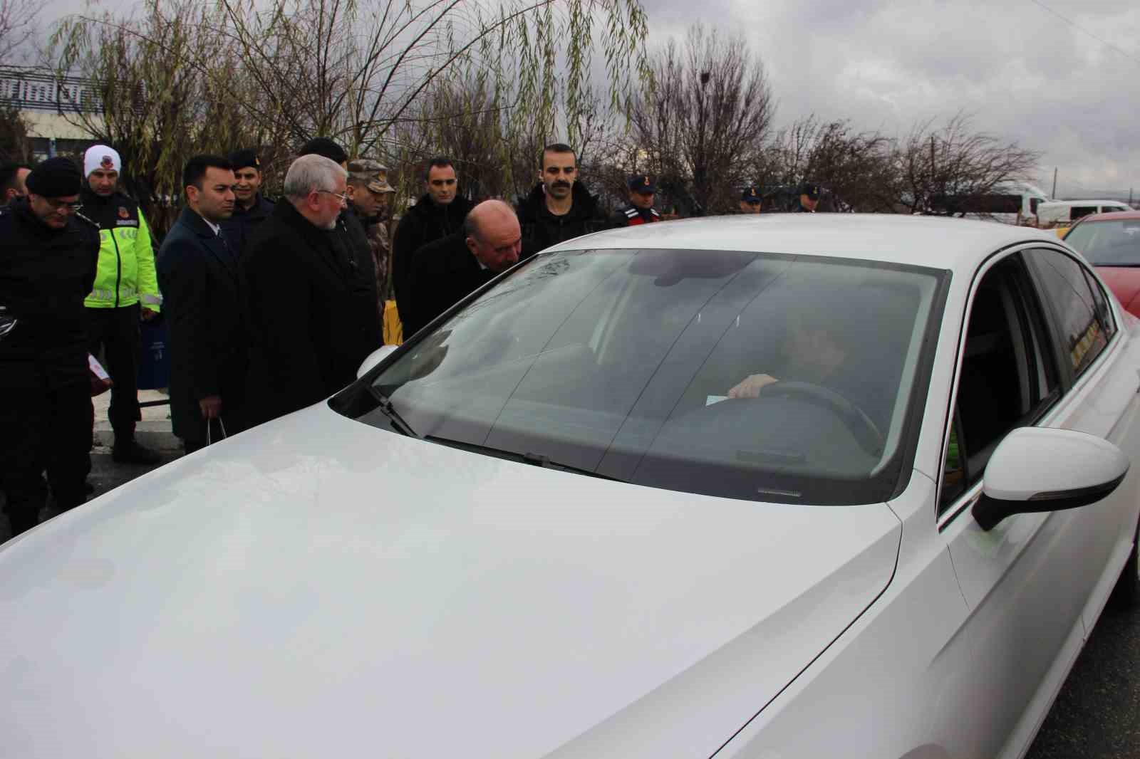 corumda yilbasi mesaisi bin 271 guvenlik personeli sahada 4 AARz1f5i