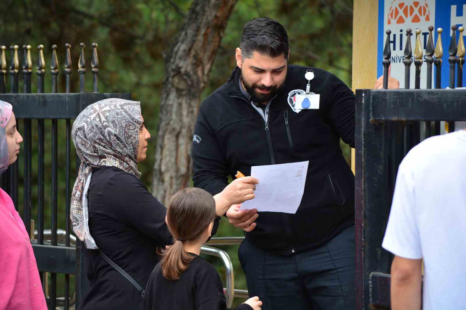 Çorum’da YKS heyecanı: 14 bin 327 öğrenci ter döküyor 5 corumda yks heyecani 14 bin 327 ogrenci ter dokuyor 1 cEklja5q