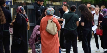 corumda-yks-heyecani-14-bin-327-ogrenci-ter-dokuyor-wp17tLOY.jpg