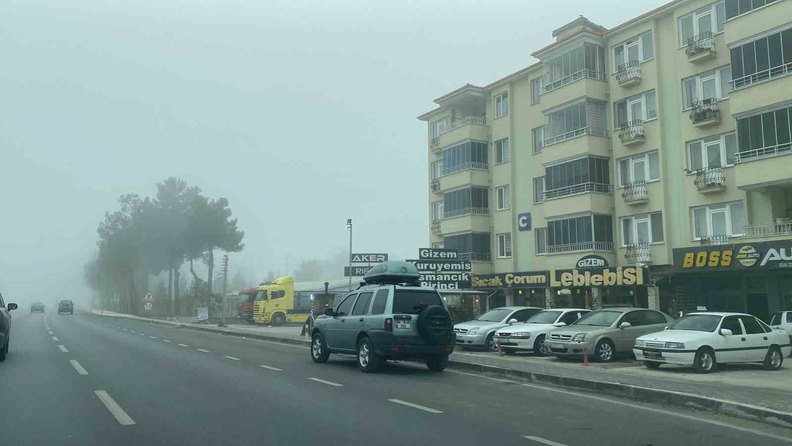 corumda yogun sis ulasimi olumsuz etkiledi gorus mesafesi 30 metreye kadar dustu 1 22G6ivGU