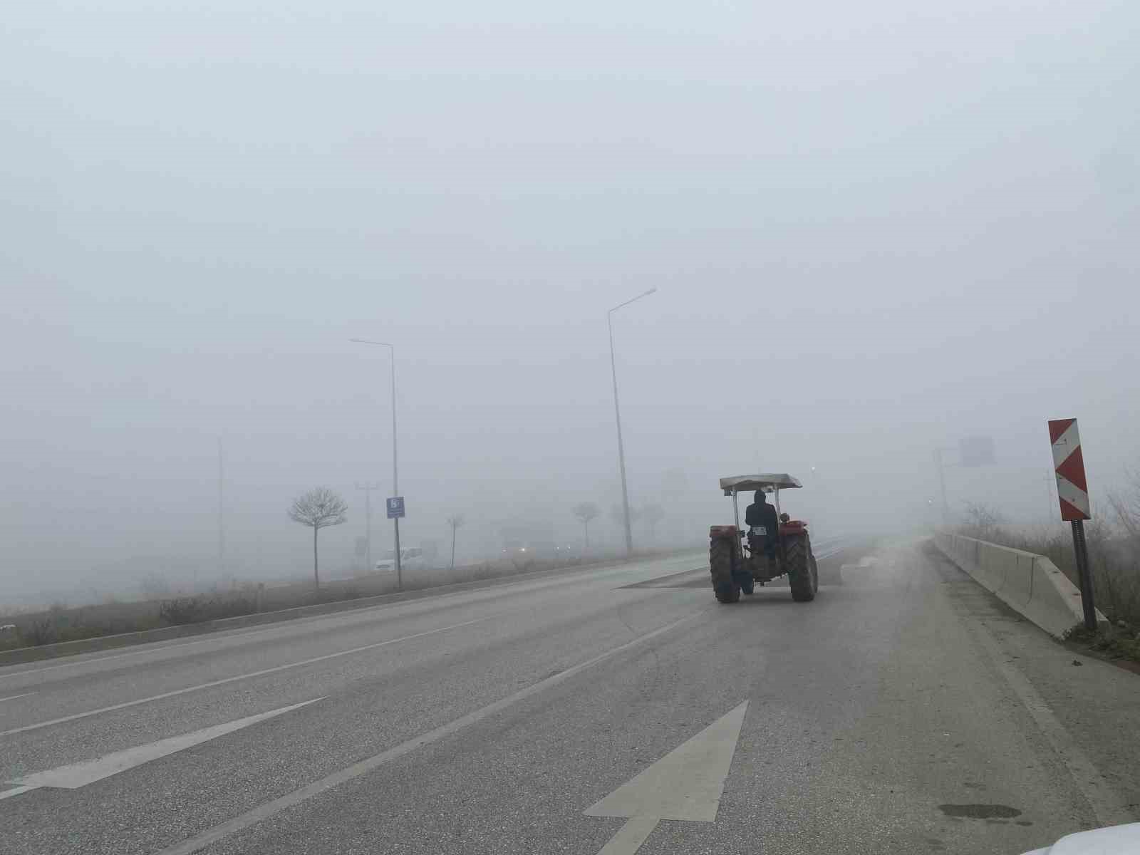 corumda yogun sis ulasimi olumsuz etkiledi gorus mesafesi 30 metreye kadar dustu 3 8EXQac7B