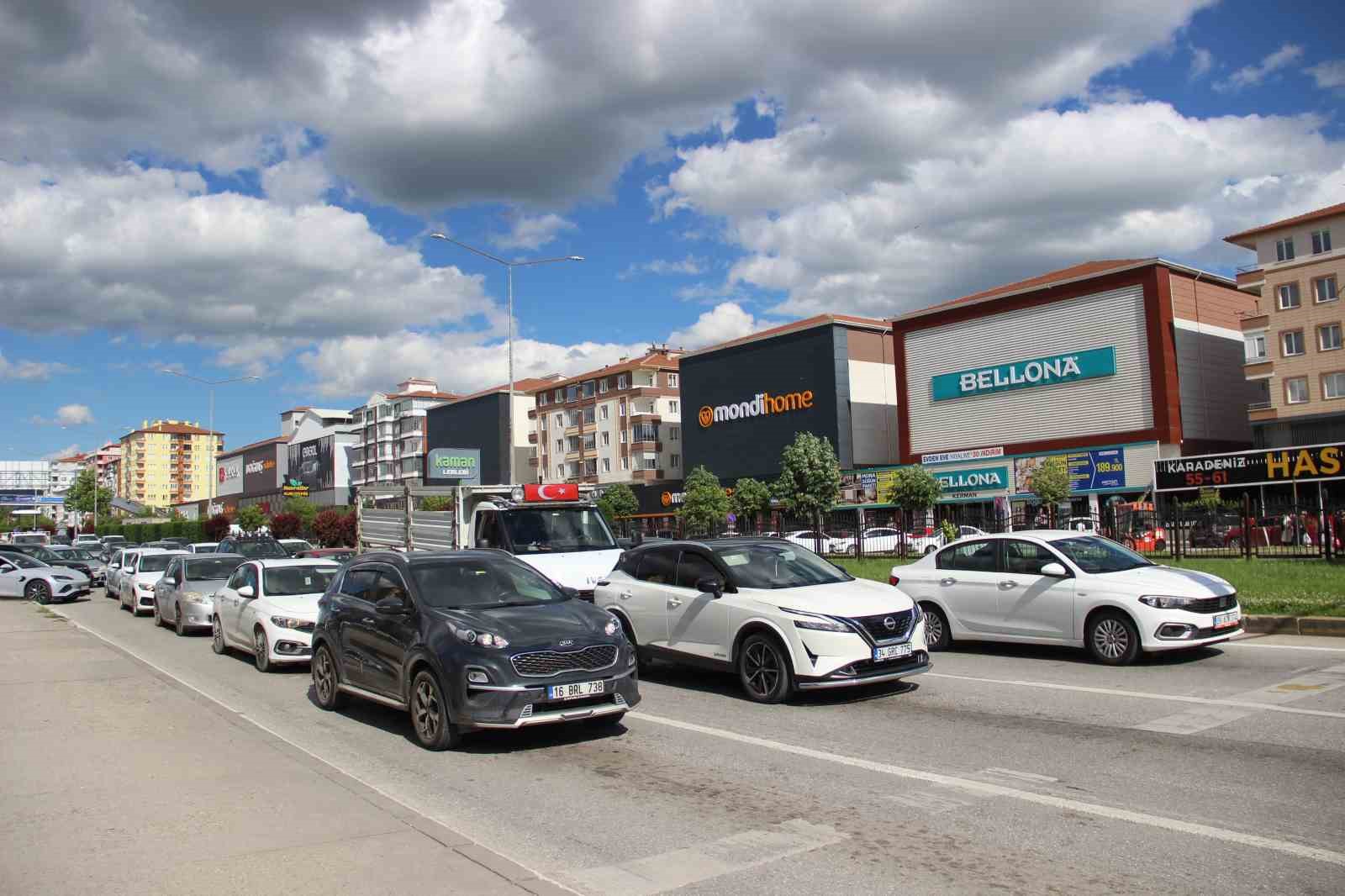 corumda yollarda bayram donusu yogunlugu 4 w5LH5XPq