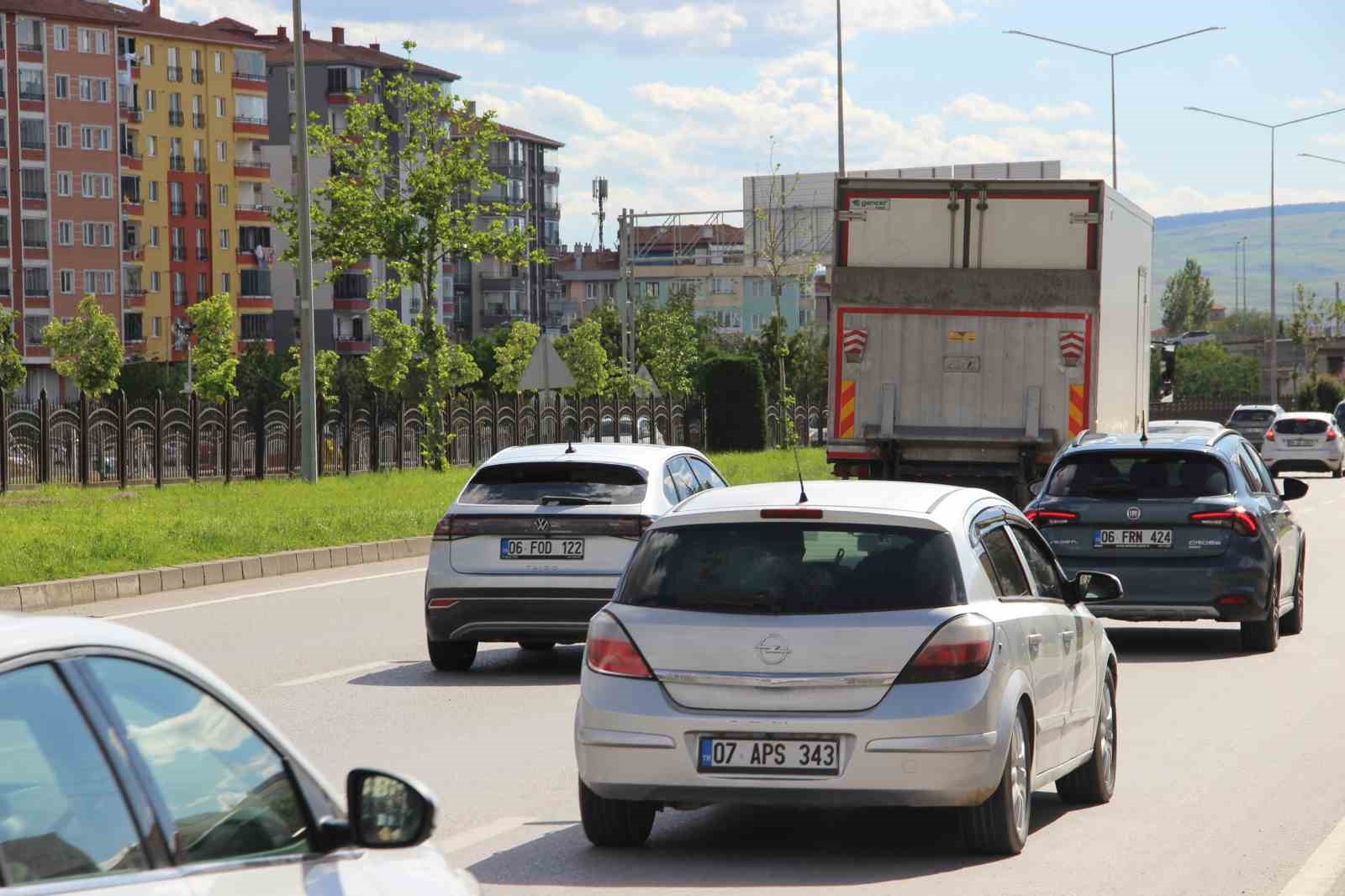 corumda yollarda bayram donusu yogunlugu 6 OGMJvRU7