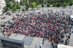 Bolu’da ’Dünya Kupası’ coşkusu sokağa taştı: Anıtpark’ta tarihi heyecan 2 thumbnail