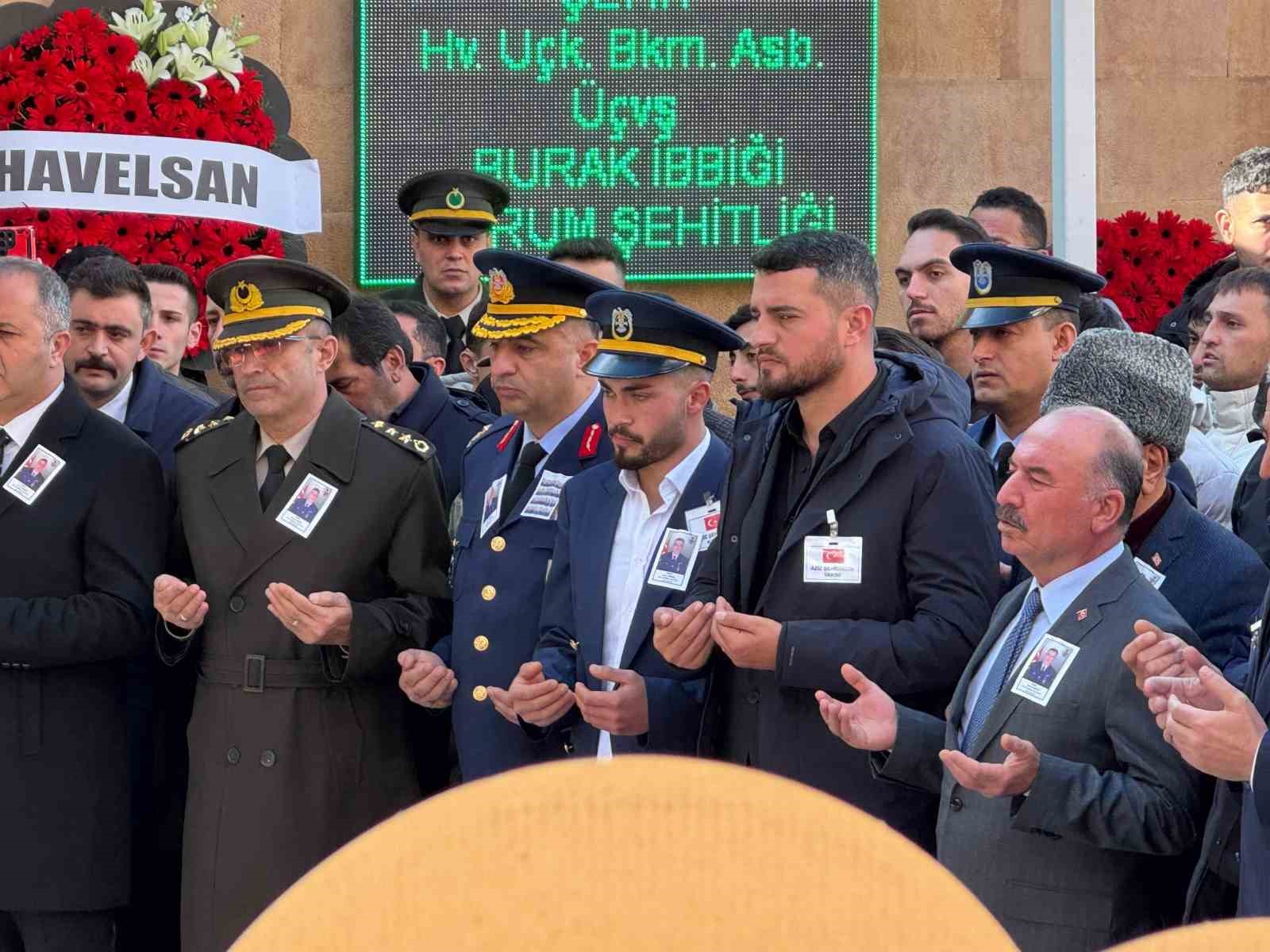 Çorumlu şehit son yolculuğuna uğurlandı 5 corumlu sehit son yolculuguna ugurlandi 1 XKfVVhiM