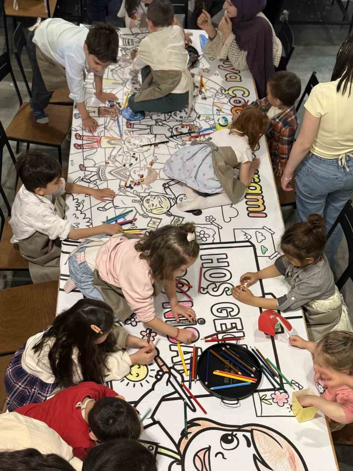 coskunoz holdingde geleneksel resim senligi coskusu 2 jP7PBFNR