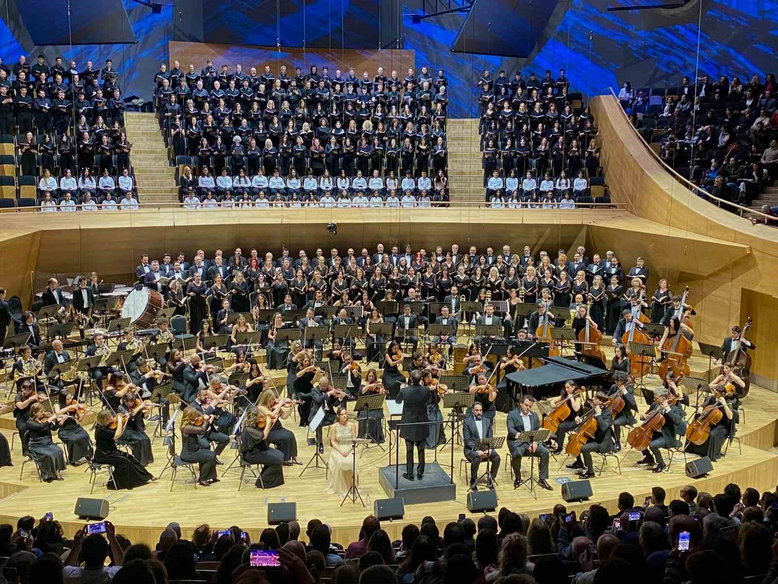 CSO’nun 200. yılı Dünya Koro Günü’nde 500 koristin verdiği konserle taçlandı 5 csonun 200 yili dunya koro gununde 500 koristin verdigi konserle taclandi 1 5zykfW9U