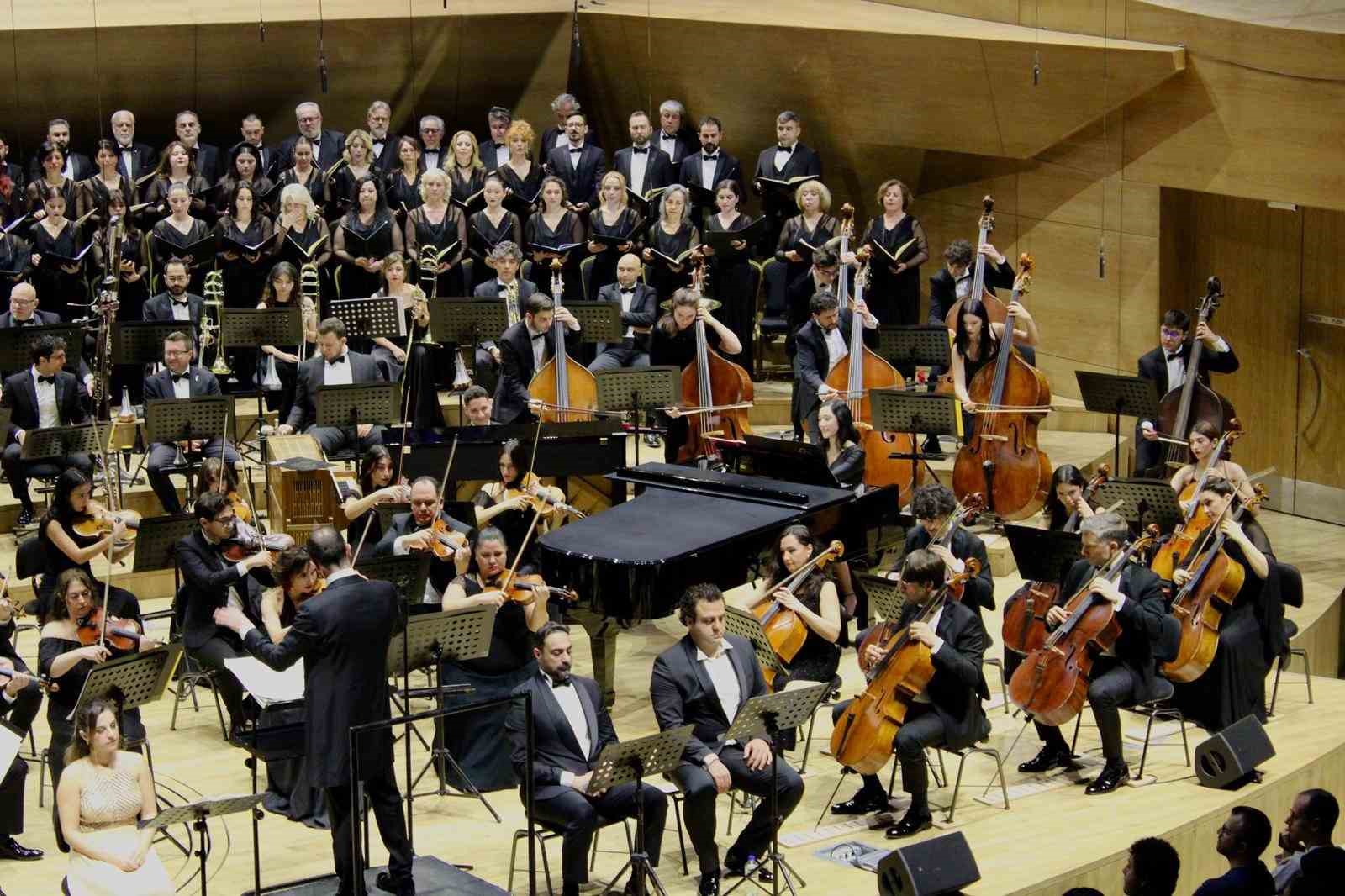 CSO’nun 200. yılı Dünya Koro Günü’nde 500 koristin verdiği konserle taçlandı 8 csonun 200 yili dunya koro gununde 500 koristin verdigi konserle taclandi 4 E8lZfzEF