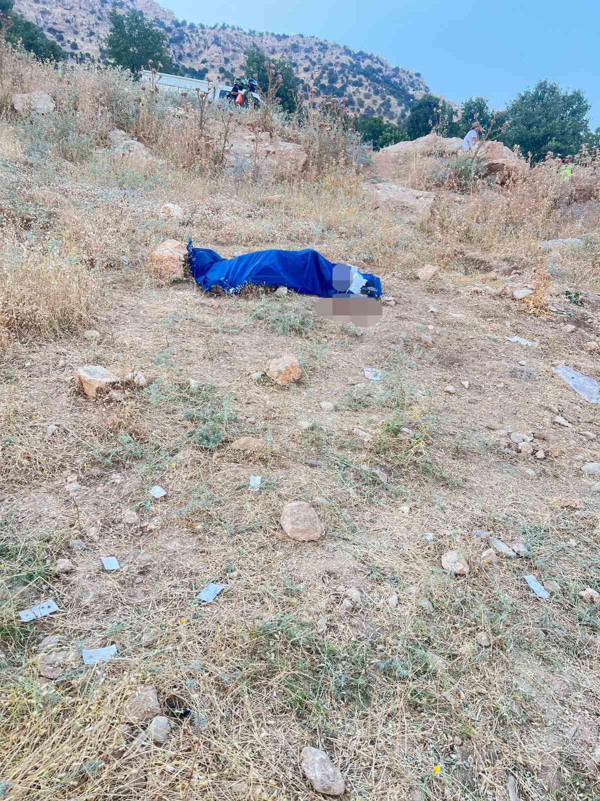 Cudi Dağı dönüşünde dört ayrı trafik kazası: 1 ölü, 8 yaralı 4 cudi dagi donusunde dort ayri trafik kazasi 1 olu 8 yarali 0 vFBDAKDv