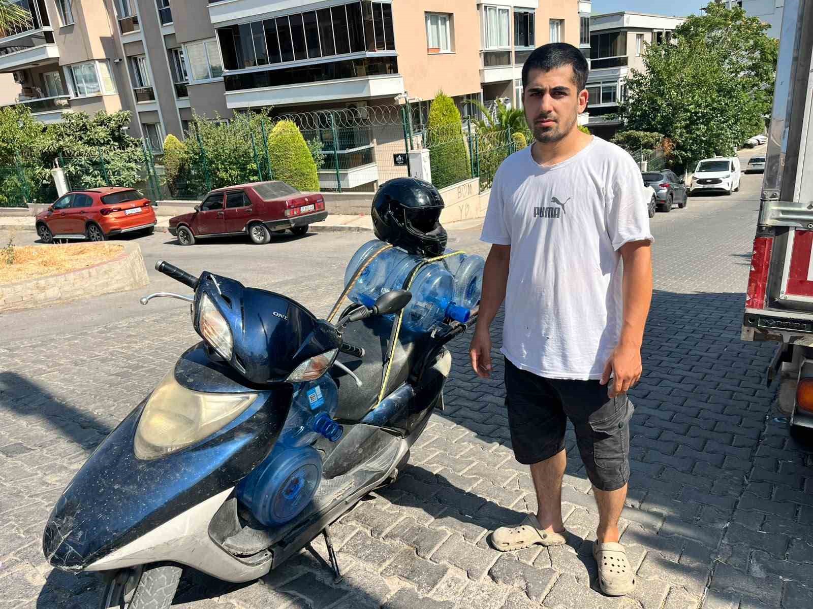 Çukurdan kaçmak için yavaşlayan motosikletliyi böyle darp etti 4 cukurdan kacmak icin yavaslayan motosikletliyi boyle darp etti 0 jrNpkvTq