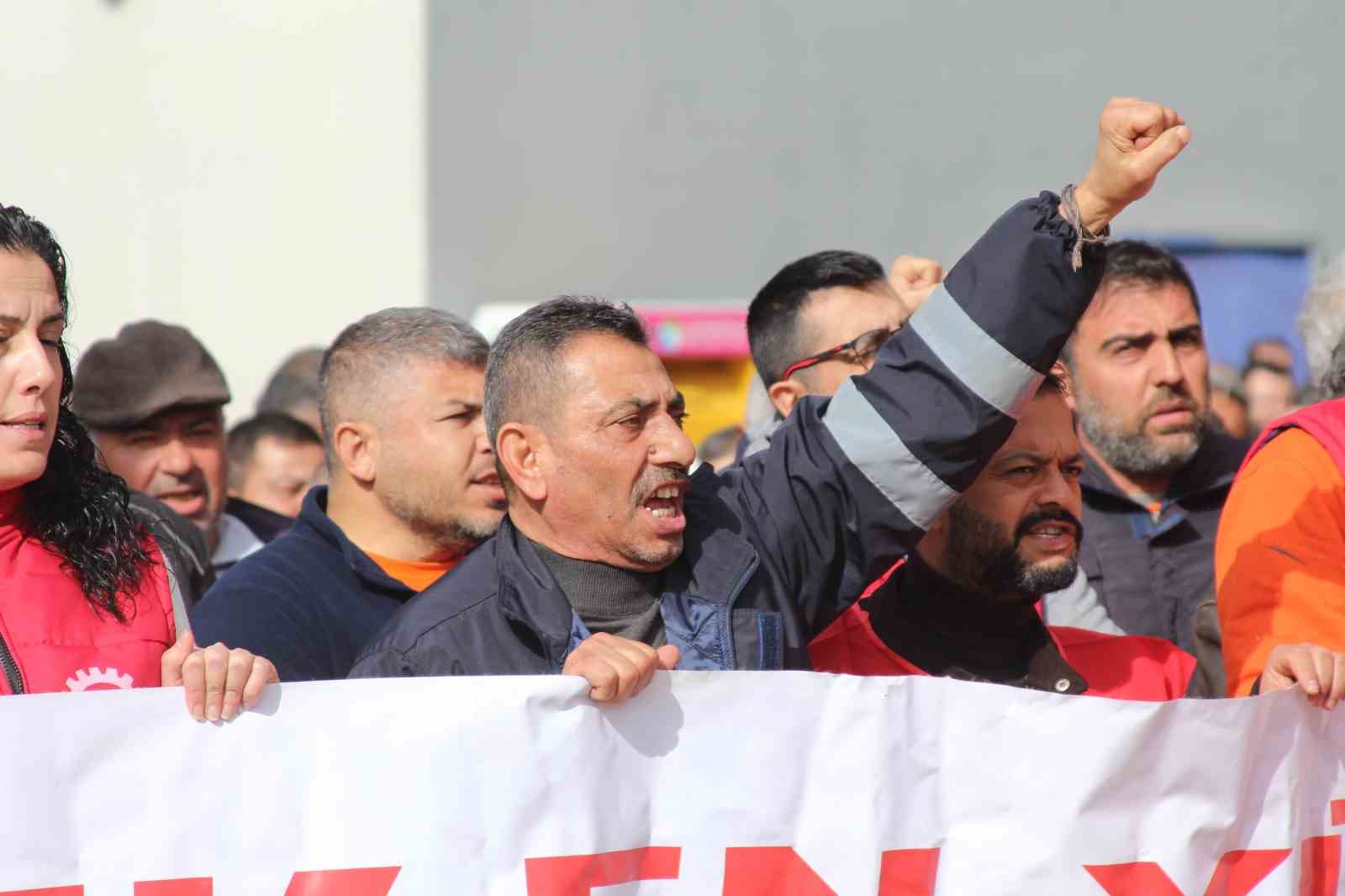 cukurova belediyesinde kriz isciler alacaklari icin eylem yapti 4 NUwvqFz3