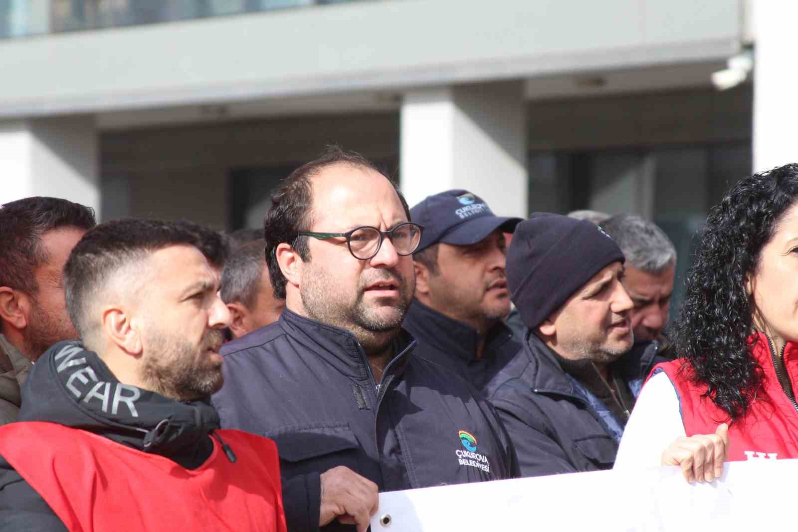 cukurova belediyesinde kriz isciler alacaklari icin eylem yapti 5 lpATfTpi