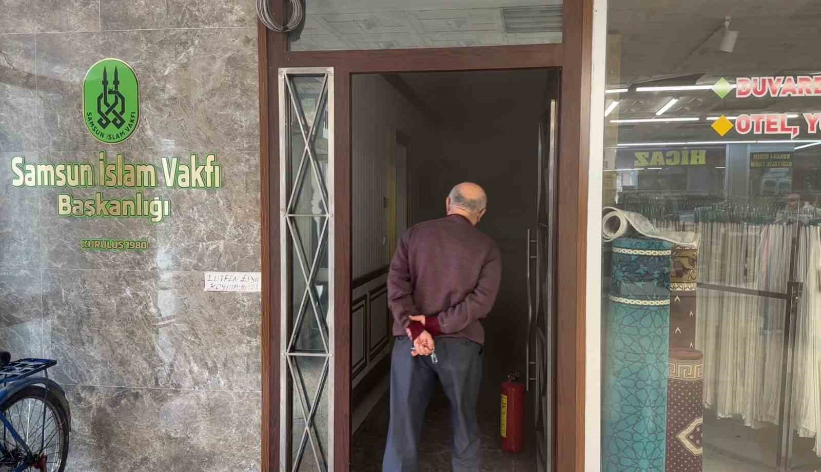 Cuma namazı öncesinde cami çarşısında yangın paniği 6 cuma namazi oncesinde cami carsisinda yangin panigi 2 RAUffmj2