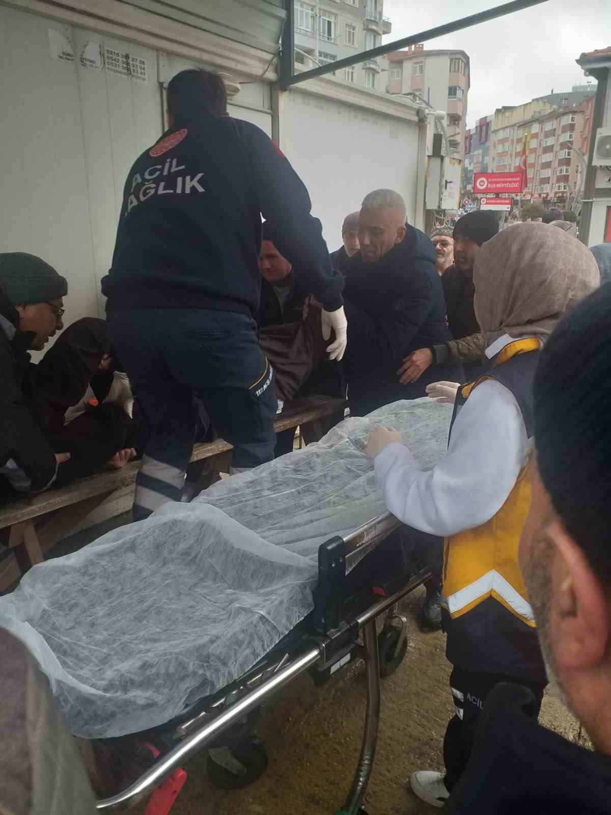 cuma namazinda rahatsizlandi hayatini kaybetti 0 3zfRc81k