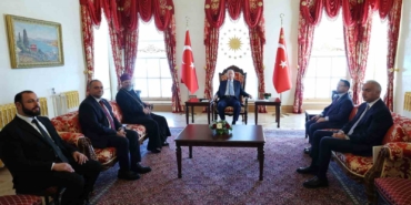 cumhurbaskani-erdgan-turkiye-ermenileri-patrigi-sahak-masalyani-kabul-etti-J3J8BI9u.jpg