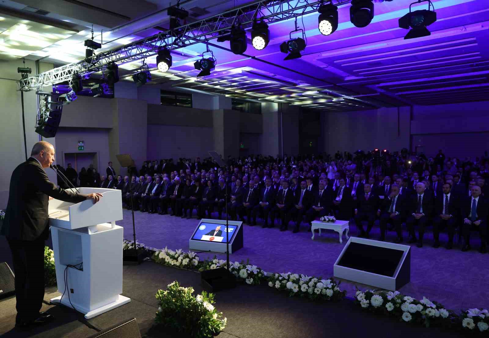 cumhurbaskani erdogan 2025 yilinda ihracat rekoru kirildi 6 MTEwpwX6