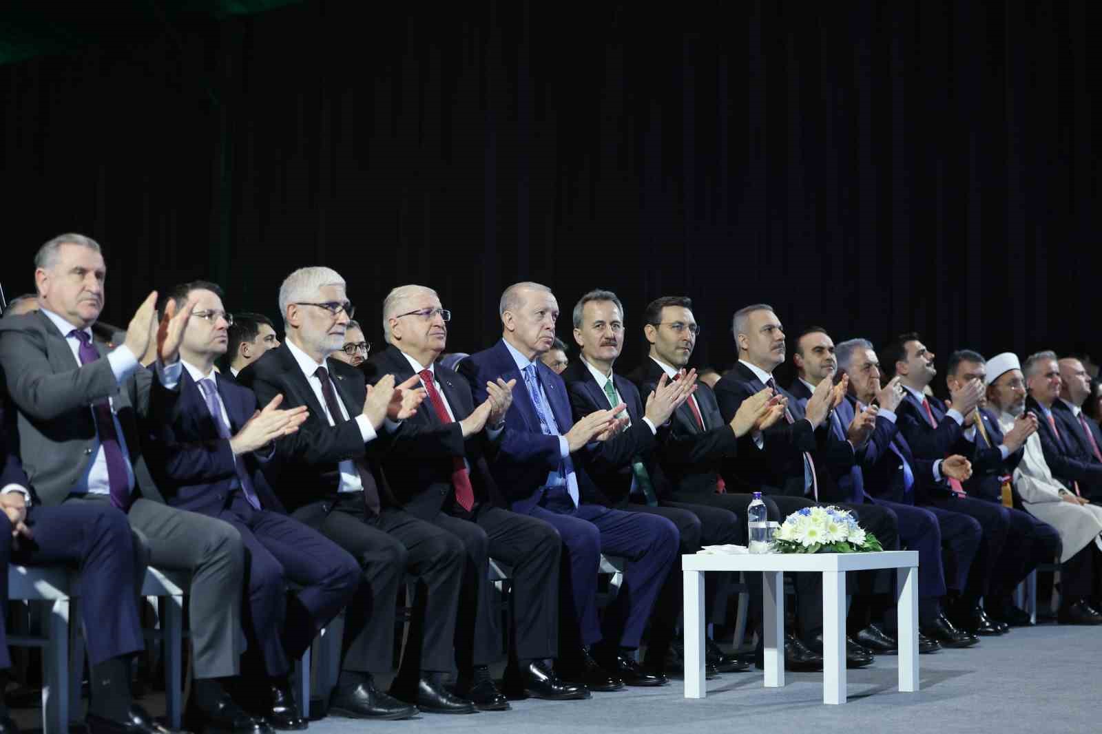 cumhurbaskani erdogan 2028de 11 milyar dolarlik ihracat hacmini yakalayacak insallah savunma ihracatinda dunyada ilk 7AEeypvU