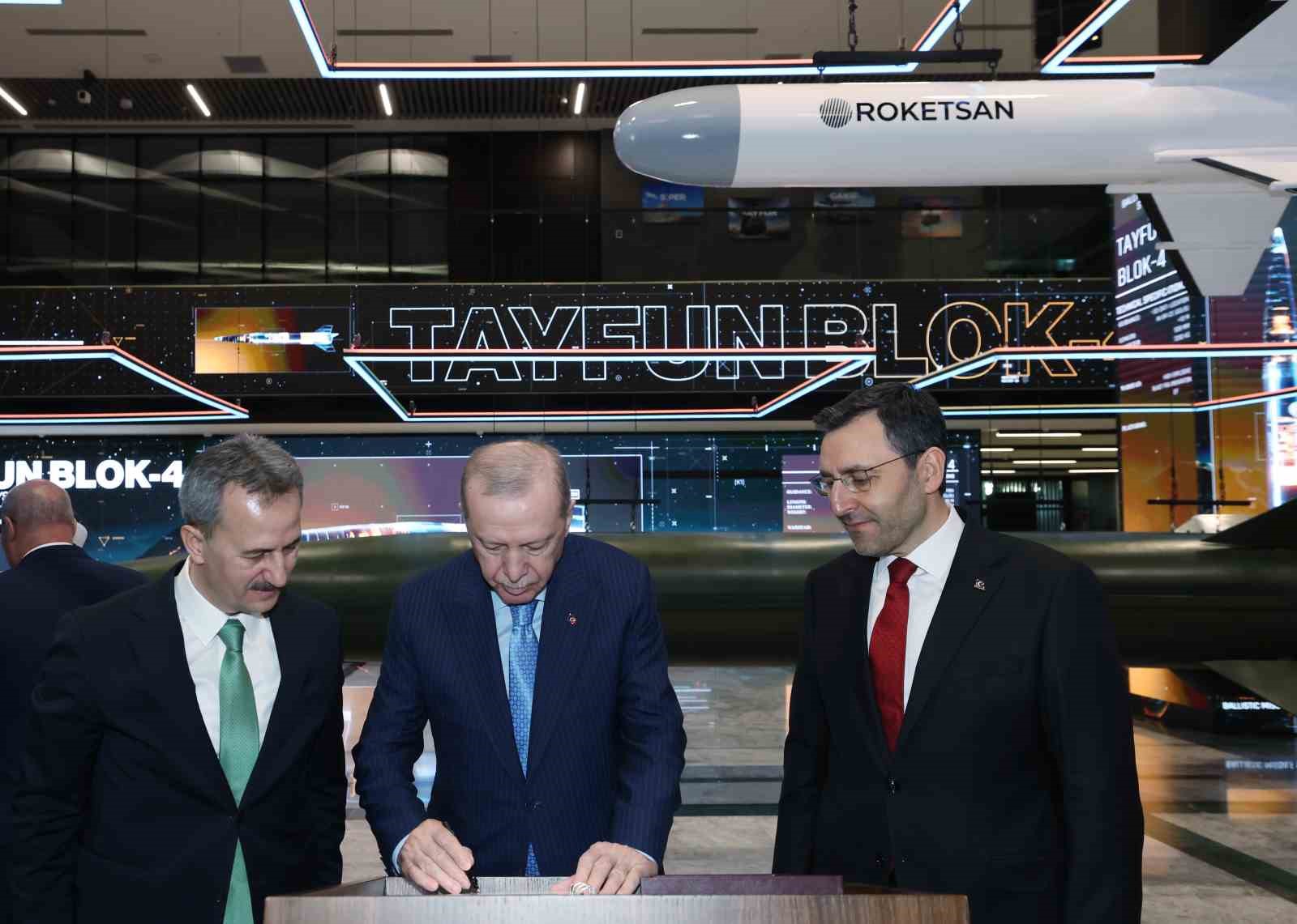 cumhurbaskani erdogan 2028de 11 milyar dolarlik ihracat hacmini yakalayacak insallah savunma ihracatinda dunyada ilk 7ZfD62UV