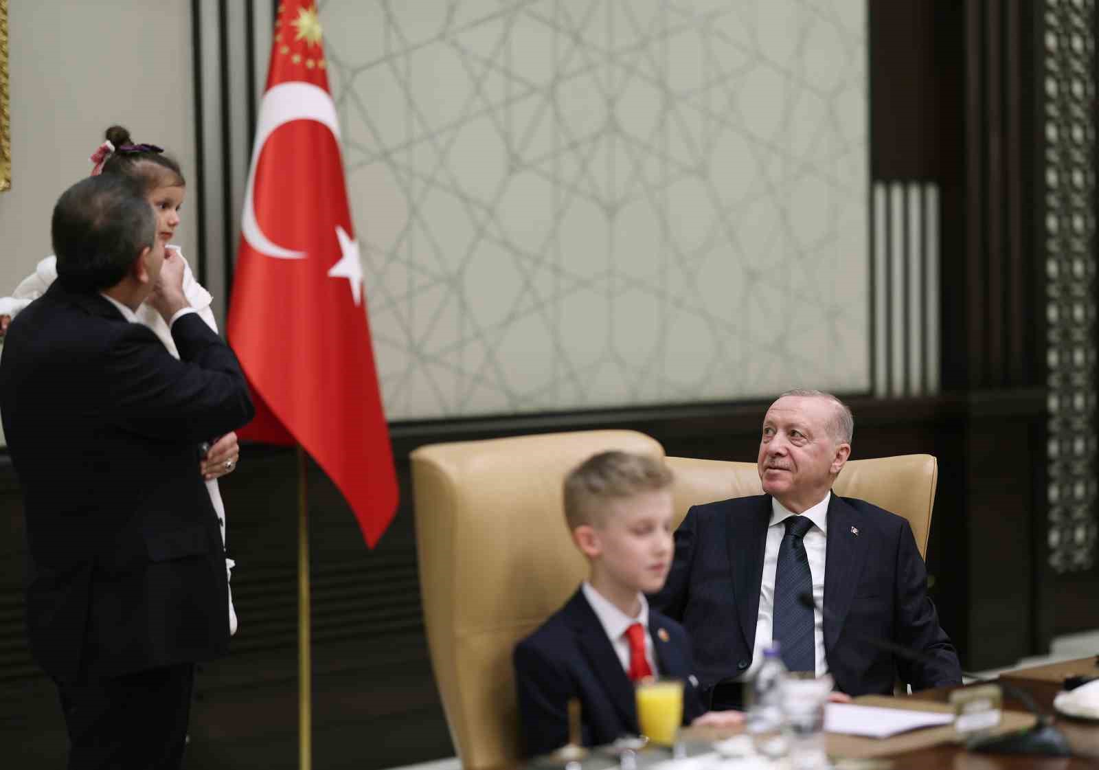 cumhurbaskani erdogan 23 nisanda koltugunu civan borana devretti 0 sLt88cjL