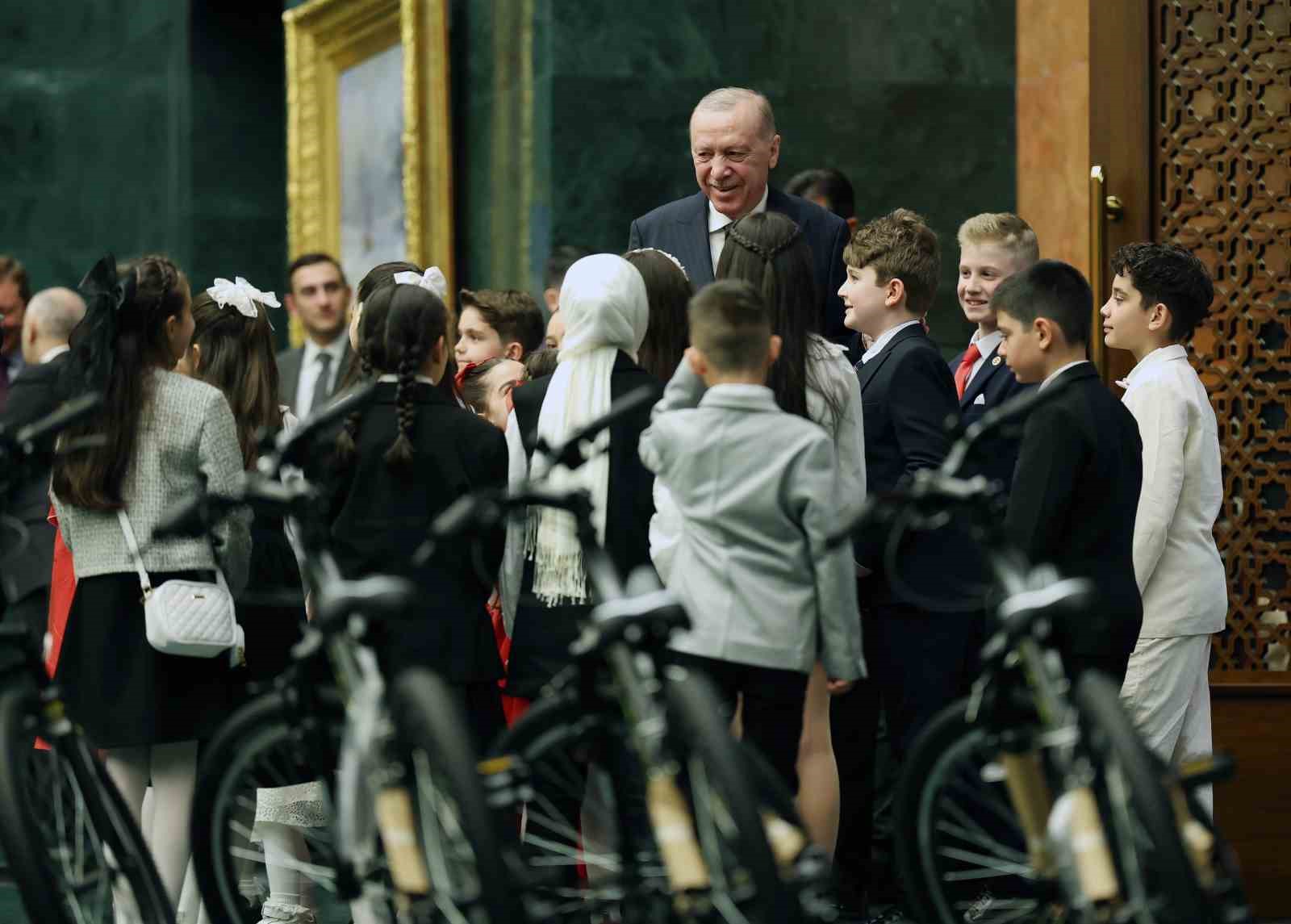 cumhurbaskani erdogan 23 nisanda koltugunu civan borana devretti 10 SI7wpbjG