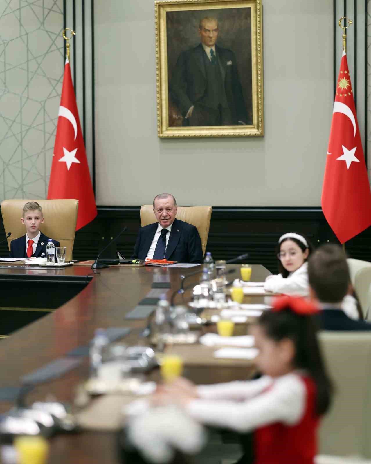 cumhurbaskani erdogan 23 nisanda koltugunu civan borana devretti 14 7AEsw3c8