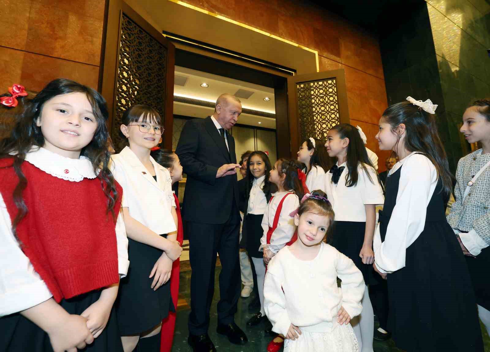 cumhurbaskani erdogan 23 nisanda koltugunu civan borana devretti 7 GNMe6BLl