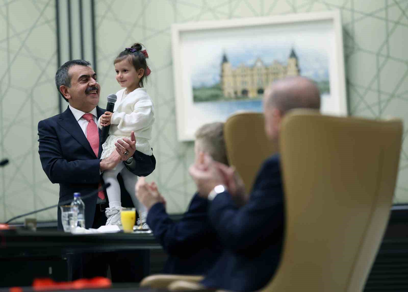 cumhurbaskani erdogan 23 nisanda koltugunu civan borana devretti 8 NnFGV4qJ